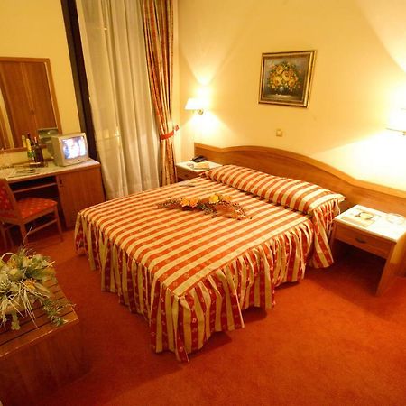 Hotel Dinara Livno Εξωτερικό φωτογραφία