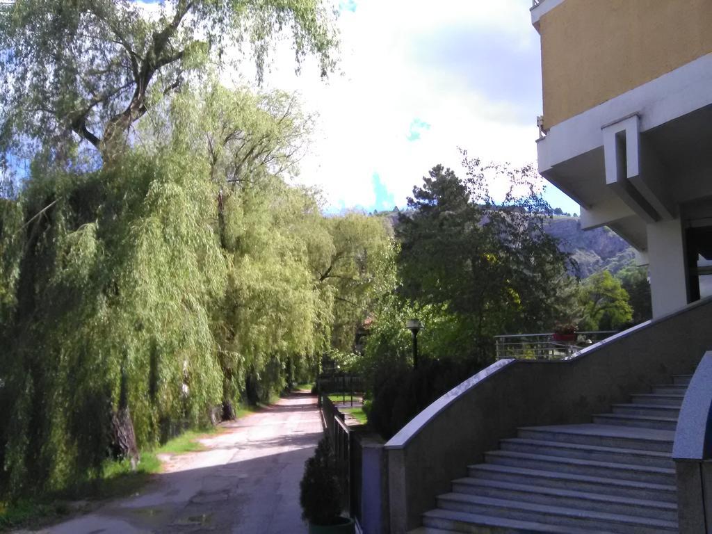 Hotel Dinara Livno Εξωτερικό φωτογραφία