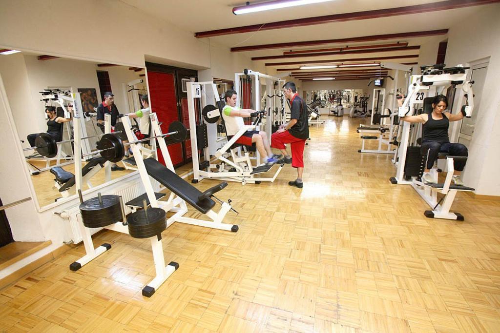 Hotel Dinara Livno Εξωτερικό φωτογραφία