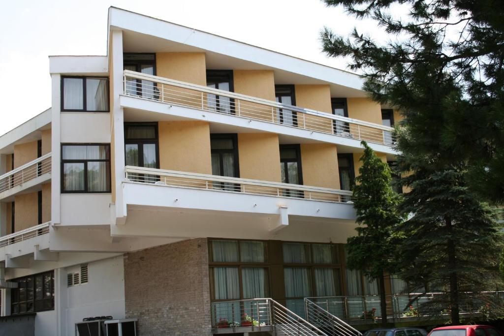 Hotel Dinara Livno Εξωτερικό φωτογραφία
