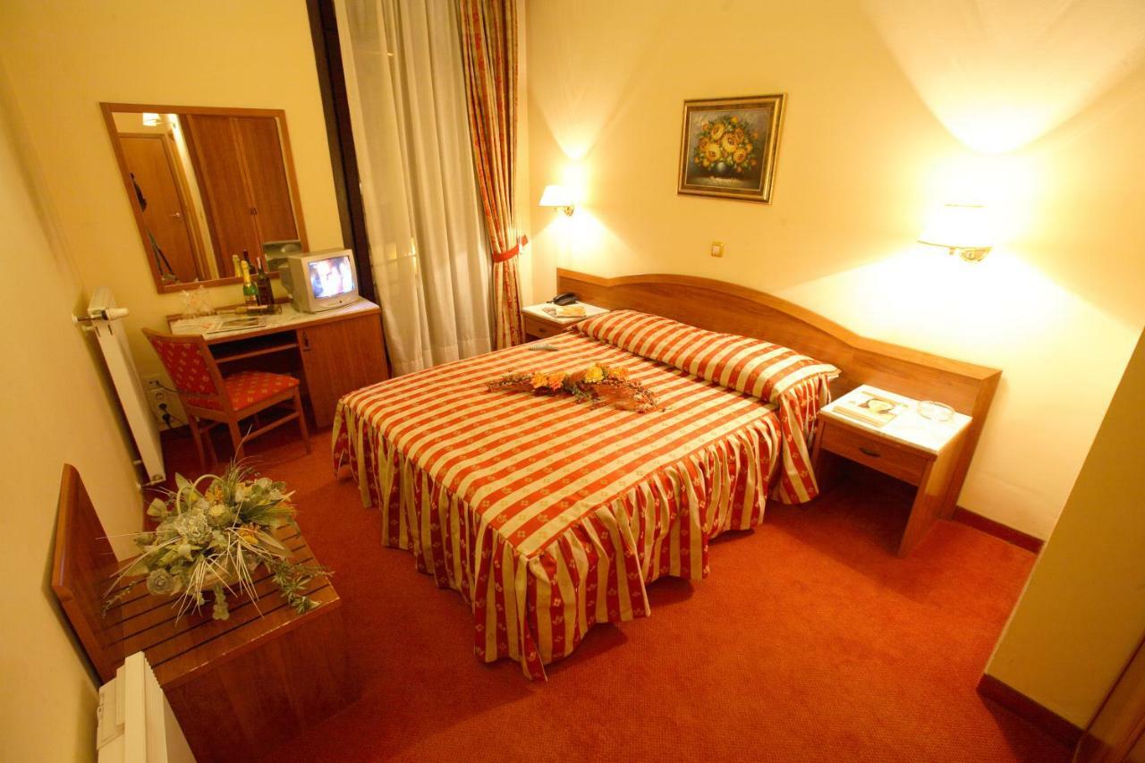 Hotel Dinara Livno Εξωτερικό φωτογραφία